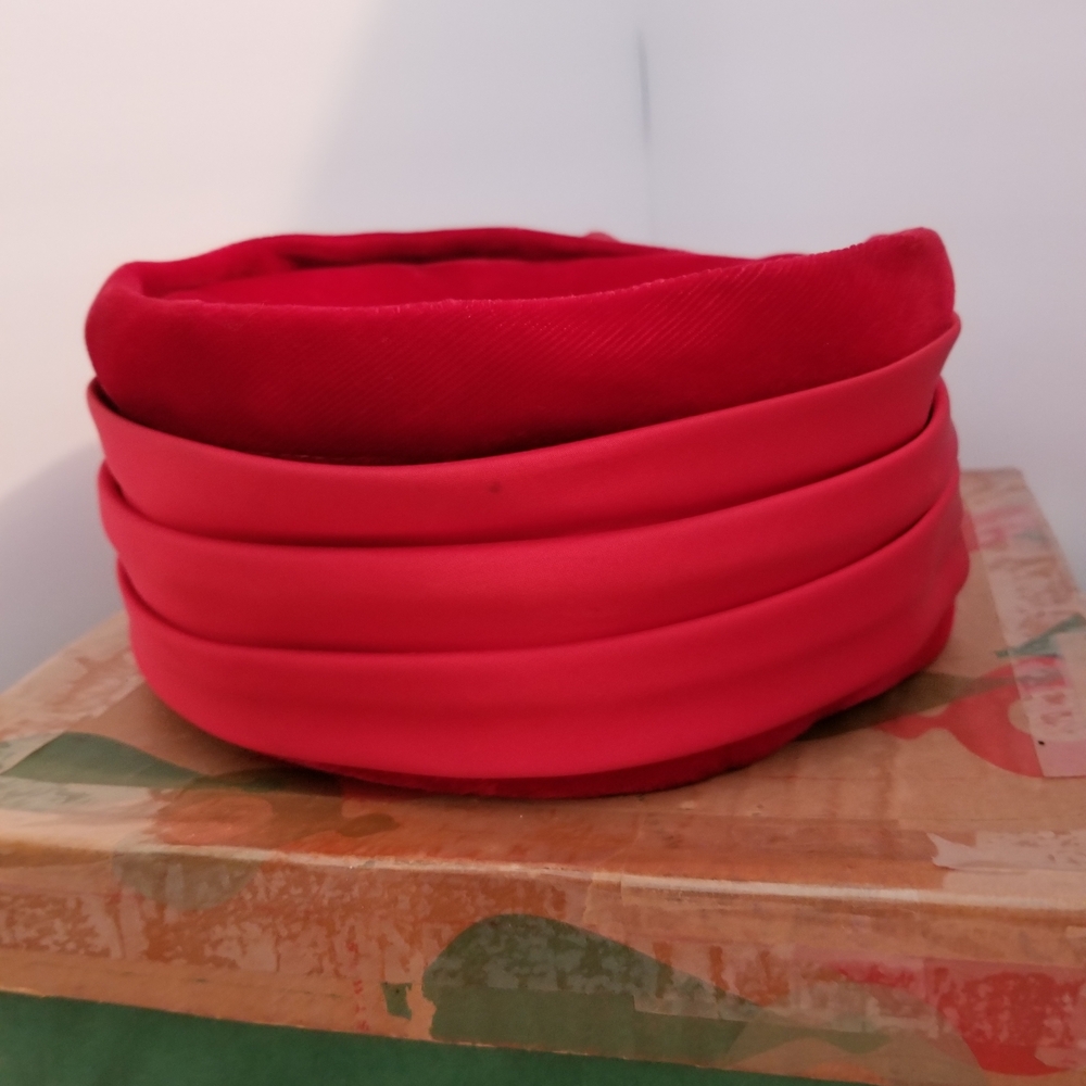 Elegant Red Women's Hat - Picture 3 of 6